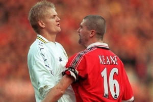 邮报:利兹和曼联非同城同郡,但拥有英格兰足坛最刻骨的敌对关系